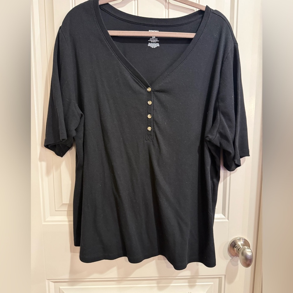 Sonoma Black Short-Sleeve V-Neck Button Front Top